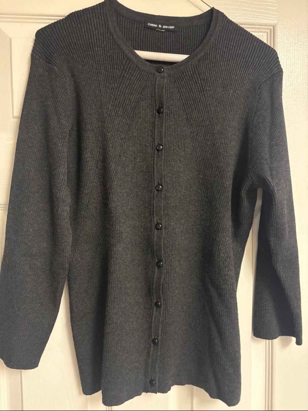Cable and Gauge Dark Gray Ribbed Button-Front Cardigan Medium . Excellent .